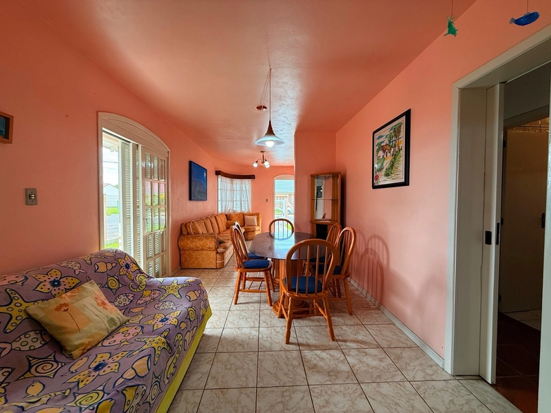 Casa de esquina com 2 terrenos na avenida em Atlantida Sul / Osório: 4ª foto da galeria de imagens do imóvel