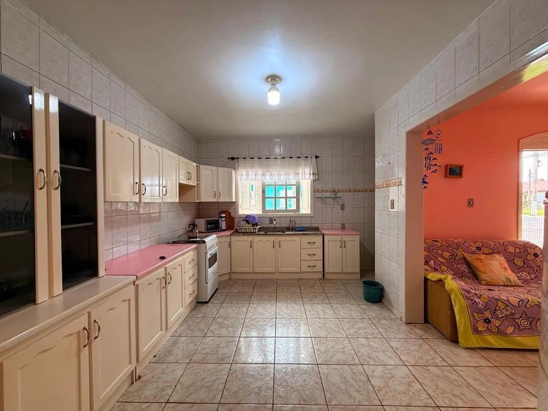 Casa de esquina com 2 terrenos na avenida em Atlantida Sul / Osório: 6ª foto da galeria de imagens do imóvel