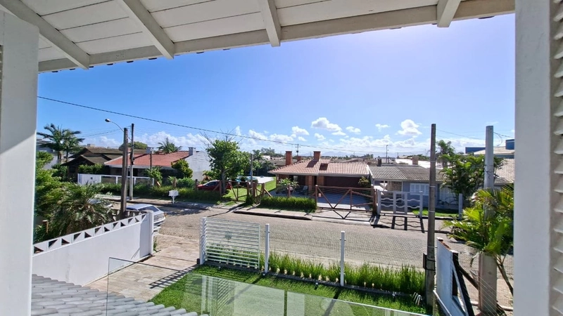 Lindo Sobrado com 3 Dormitórios e Piscina Aquecida, Perto do Mar!: 18ª foto da galeria de imagens do imóvel