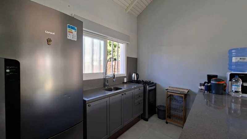 Lindo Sobrado com 3 Dormitórios e Piscina Aquecida, Perto do Mar!: 7ª foto da galeria de imagens do imóvel