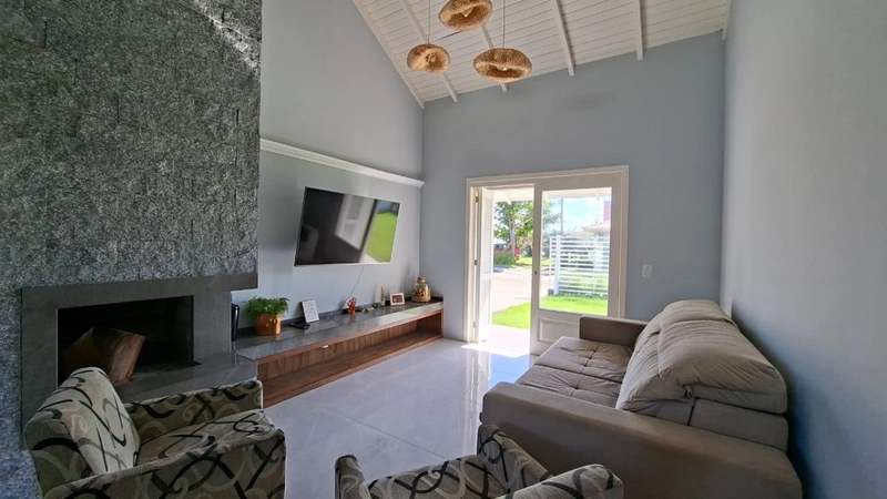 Lindo Sobrado com 3 Dormitórios e Piscina Aquecida, Perto do Mar!: 5ª foto da galeria de imagens do imóvel