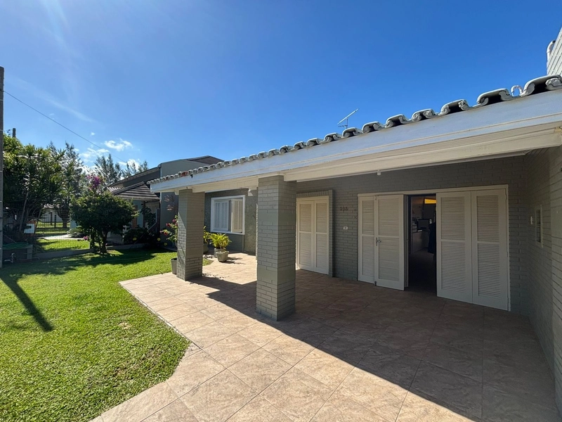 Excelente Casa com 3 Dormitórios, Ambientes Amplos e Ótima Estrutura!: 3ª foto da galeria de imagens do imóvel