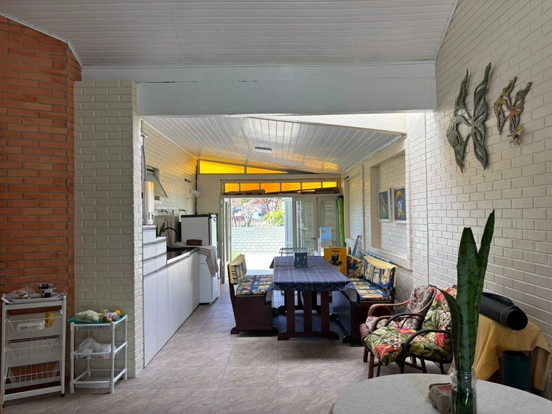 Excelente Casa com 3 Dormitórios, Ambientes Amplos e Ótima Estrutura!: 13ª foto da galeria de imagens do imóvel