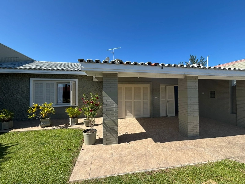 Excelente Casa com 3 Dormitórios, Ambientes Amplos e Ótima Estrutura!: 1ª foto da galeria de imagens do imóvel