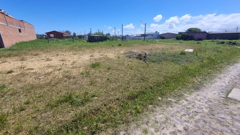 Terreno de Esquina á Venda em Atlantida Sul!: 1ª foto da galeria de imagens do imóvel