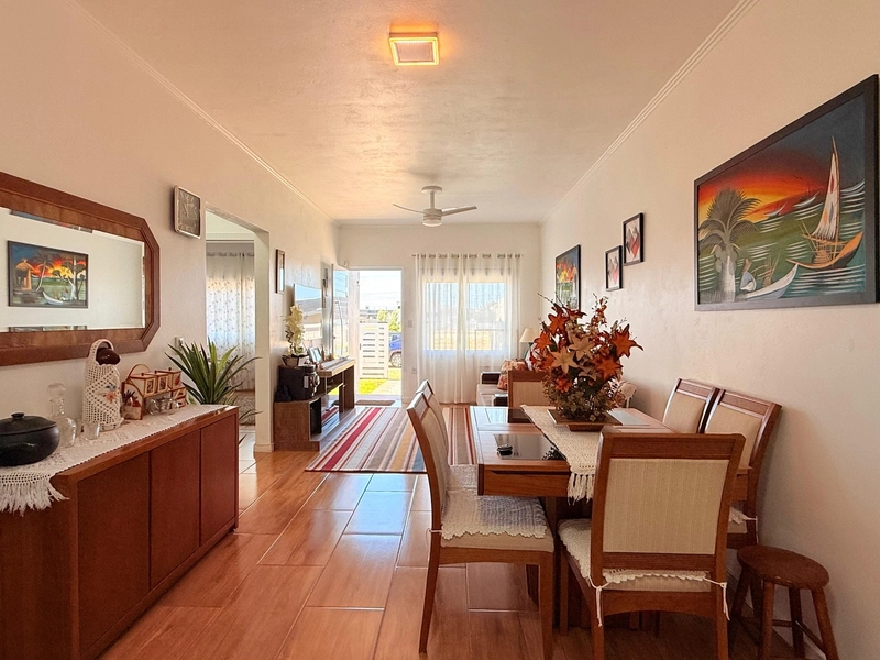 Linda Casa com 2 Dormitórios, Garagem Fechada e Pátio Amplo!: 4ª foto da galeria de imagens do imóvel