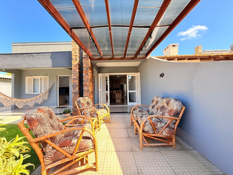 Linda Casa com 3 Suítes, Espaço Gourmet e Piscina Privativa!: 4ª foto da galeria de imagens do imóvel