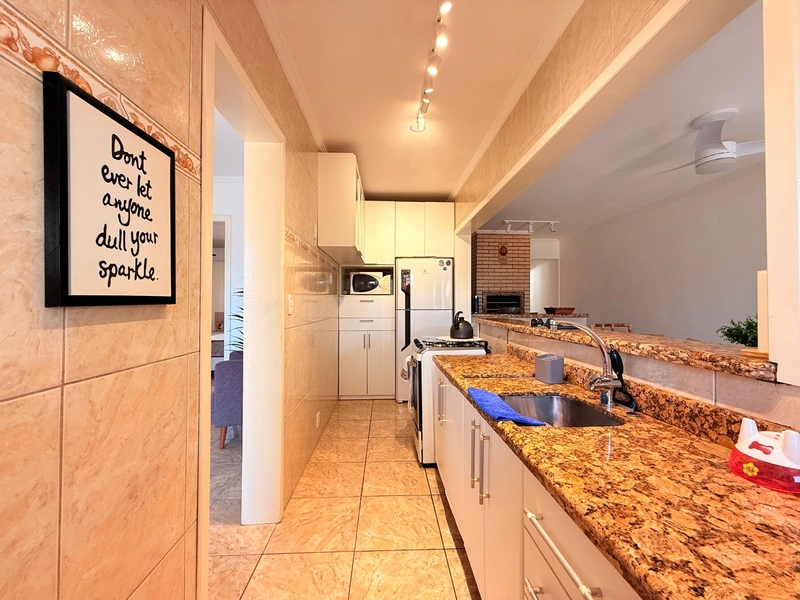 Linda Casa com 3 Suítes, Espaço Gourmet e Piscina Privativa!: 6ª foto da galeria de imagens do imóvel