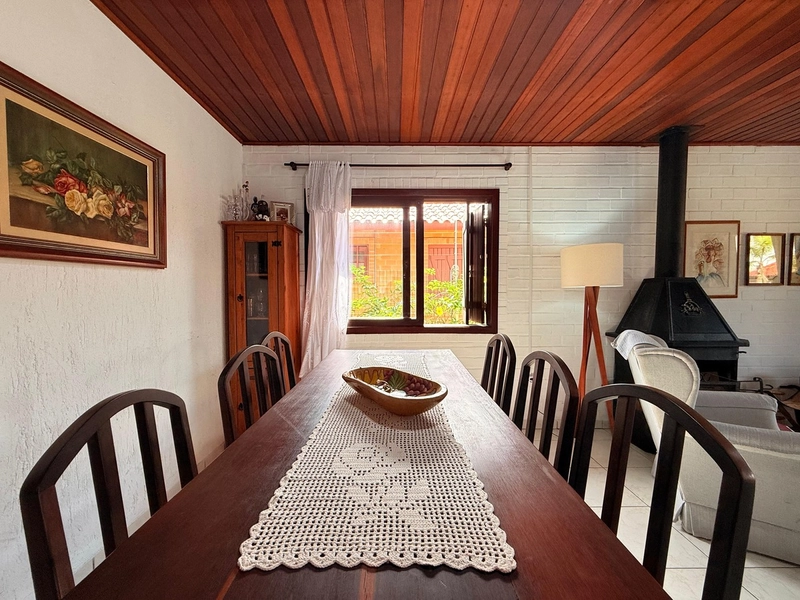 Linda Casa com Piscina, Espaço Gourmet e Ampla Área de Lazer: 10ª foto da galeria de imagens do imóvel