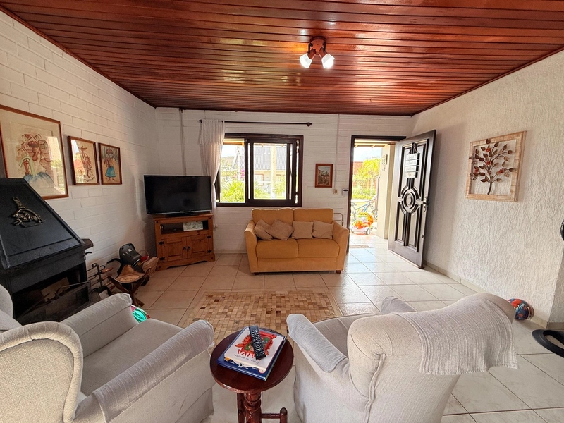 Linda Casa com Piscina, Espaço Gourmet e Ampla Área de Lazer: 8ª foto da galeria de imagens do imóvel