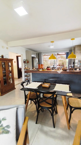 Casa Completa e Charmosa em Xangri-Lá com Piscina e Espaço Gourmet!: 8ª foto da galeria de imagens do imóvel