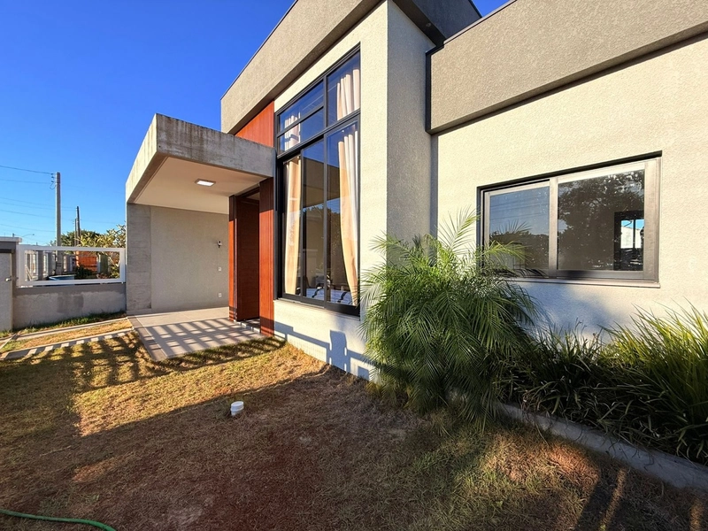 Lindo Geminado Semi-Mobiliado em Localização Privilegiada!: 1ª foto da galeria de imagens do imóvel