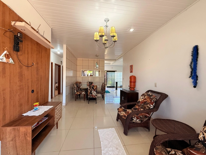 Casa com 3 Dormitórios, Pátio Amplo e churrasqueira!: 5ª foto da galeria de imagens do imóvel