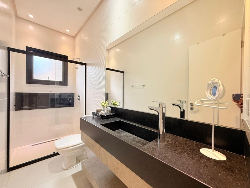 Casa de Alto Padrão com Vista para o Lago e 4 Suítes!: 20ª foto da galeria de imagens do imóvel
