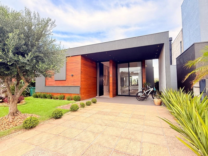 Casa de Alto Padrão com Vista para o Lago e 4 Suítes!: 1ª foto da galeria de imagens do imóvel