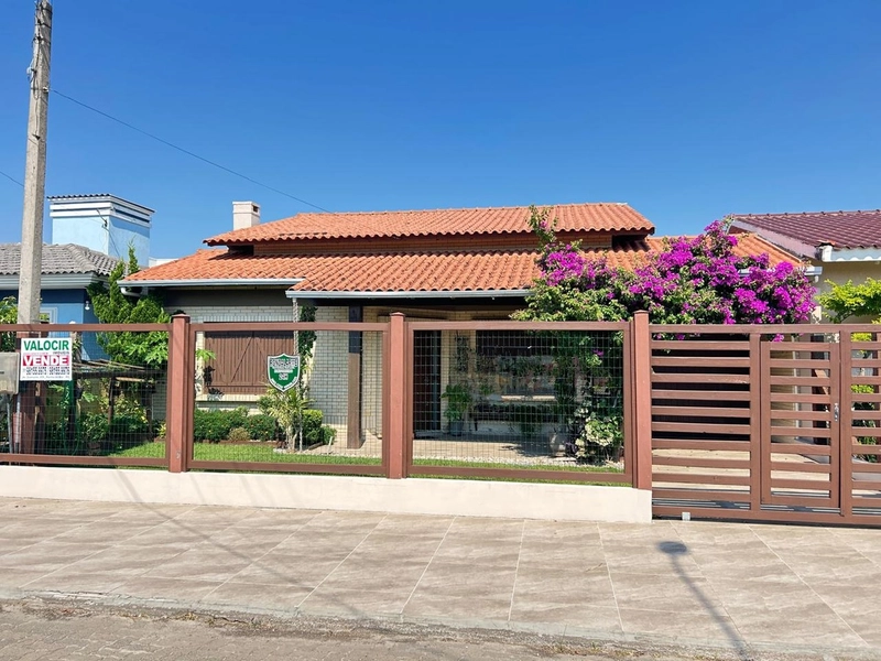 Linda Casa em Xangri-Lá com Piscina e Anexo Completo nos Fundos!: 2ª foto da galeria de imagens do imóvel