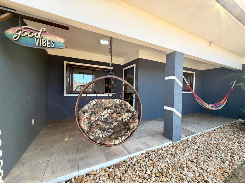 Casa com 3 Dormitórios, Living integrado e Garagem com Churrasqueira!: 3ª foto da galeria de imagens do imóvel