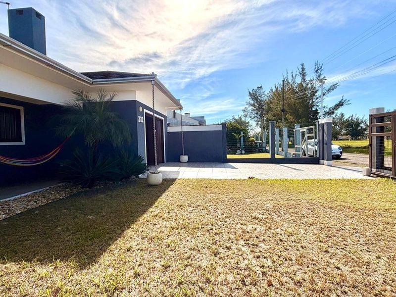 Casa com 3 Dormitórios, Living integrado e Garagem com Churrasqueira!: 23ª foto da galeria de imagens do imóvel