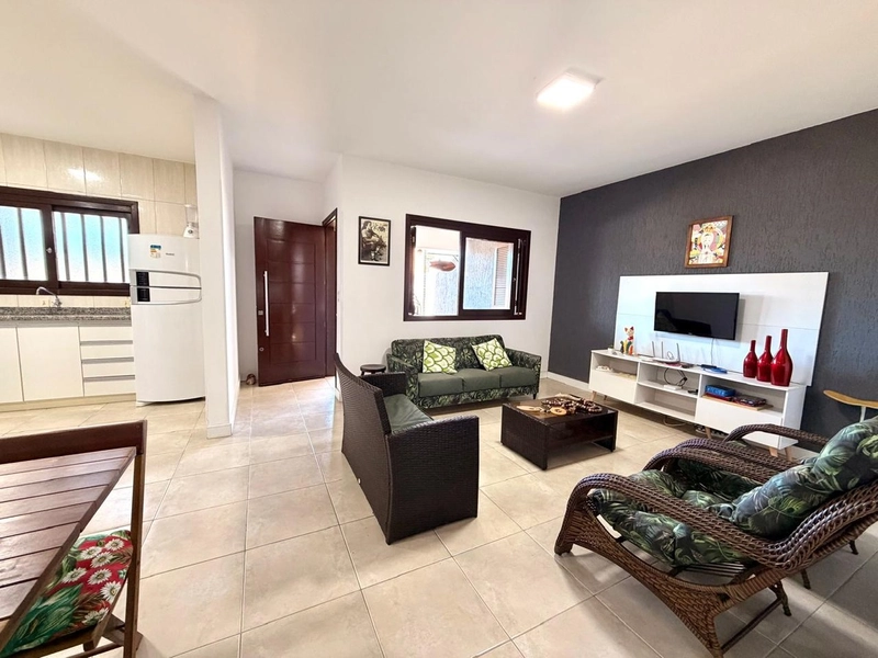 Casa com 3 Dormitórios, Living integrado e Garagem com Churrasqueira!: 4ª foto da galeria de imagens do imóvel