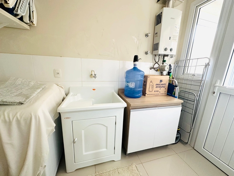 Linda Casa com 3 Dormitórios, Lareira e Garagem com Churrasqueira!: 20ª foto da galeria de imagens do imóvel