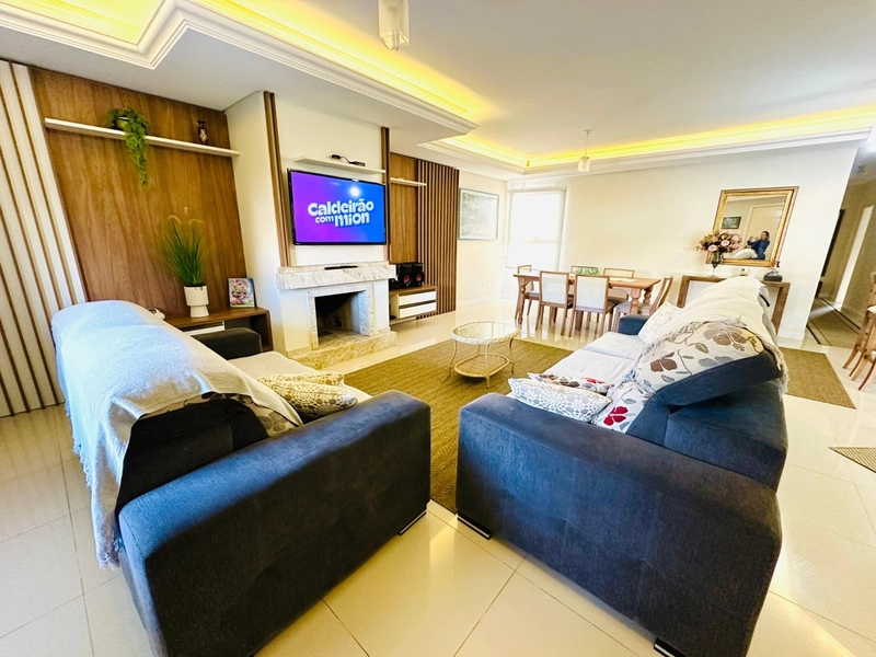 Linda Casa com 3 Dormitórios, Lareira e Garagem com Churrasqueira!: 4ª foto da galeria de imagens do imóvel