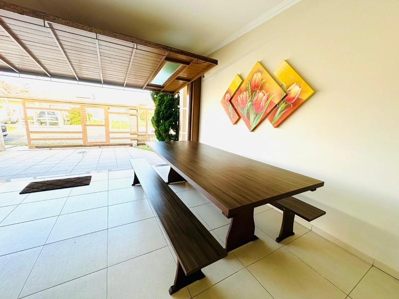 Linda Casa com 3 Dormitórios, Lareira e Garagem com Churrasqueira!: 16ª foto da galeria de imagens do imóvel