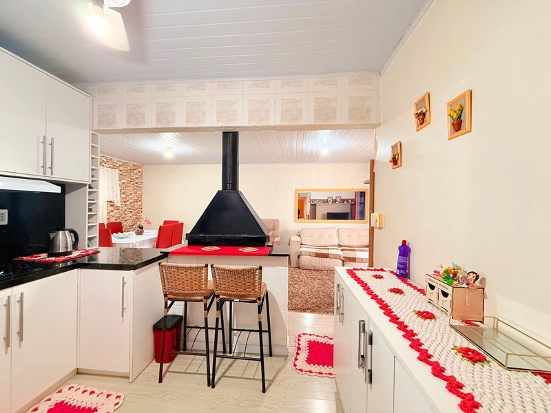 Linda Casa à Venda com Piscina, Churrasqueira e 4 Dormitórios!: 7ª foto da galeria de imagens do imóvel