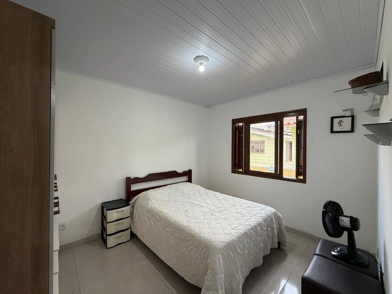 Linda Casa de Esquina em Atlântida Sul com 4 Dormitórios e Pátio Amplo: 10ª foto da galeria de imagens do imóvel