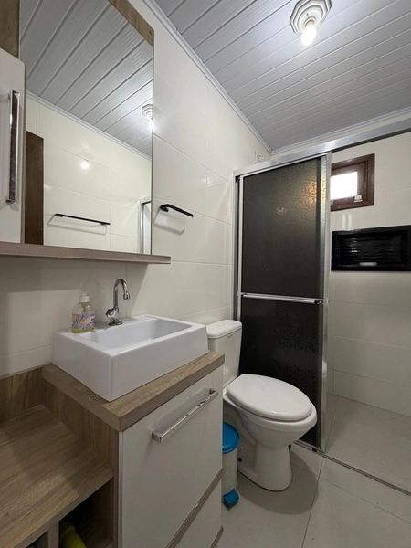 Linda Casa de Esquina em Atlântida Sul com 4 Dormitórios e Pátio Amplo: 13ª foto da galeria de imagens do imóvel