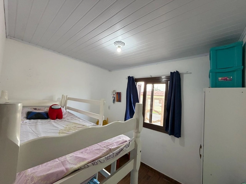 Linda Casa de Esquina em Atlântida Sul com 4 Dormitórios e Pátio Amplo: 9ª foto da galeria de imagens do imóvel