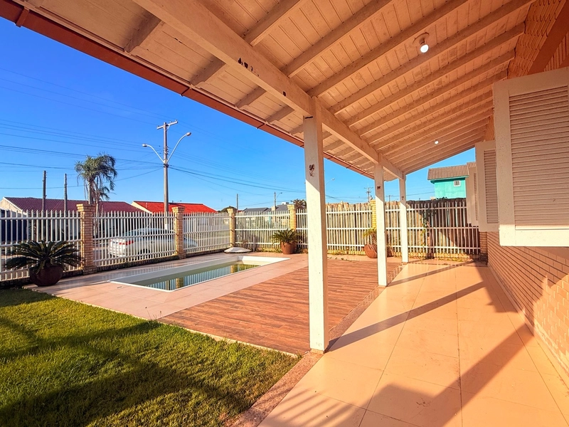 Incrivel Casa em Atântida Sul: 4ª foto da galeria de imagens do imóvel
