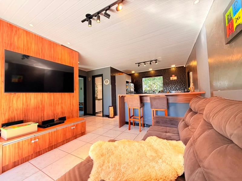 Linda Casa Semi-mobiliada, com 3 Dormitórios e 2 Banheiros sociais!: 1ª foto da galeria de imagens do imóvel