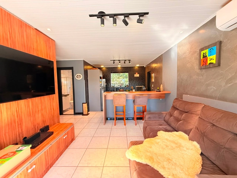 Linda Casa Semi-mobiliada, com 3 Dormitórios e 2 Banheiros sociais!: 4ª foto da galeria de imagens do imóvel