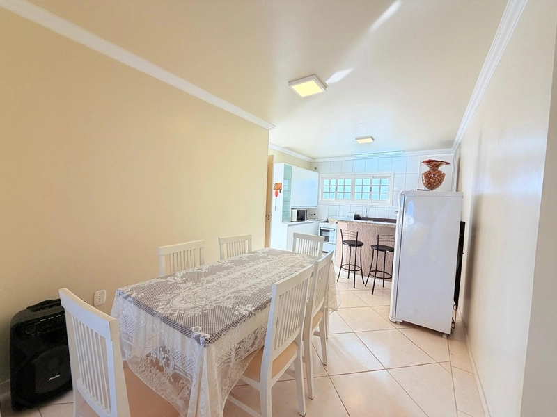 Casa Charmosa com 3 Dormitórios e Living integrado com Lareira!: 5ª foto da galeria de imagens do imóvel