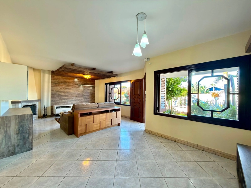 Linda Casa com 3 Dormitórios no Centro de Xangri-Lá!: 3ª foto da galeria de imagens do imóvel