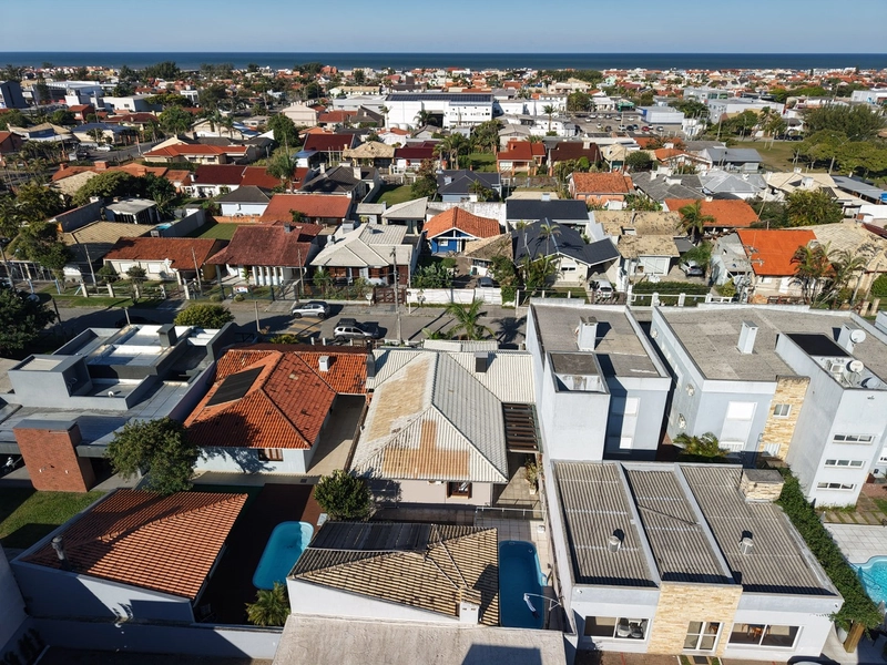 Linda Casa com 3 Dormitórios no Centro de Xangri-Lá!: 2ª foto da galeria de imagens do imóvel