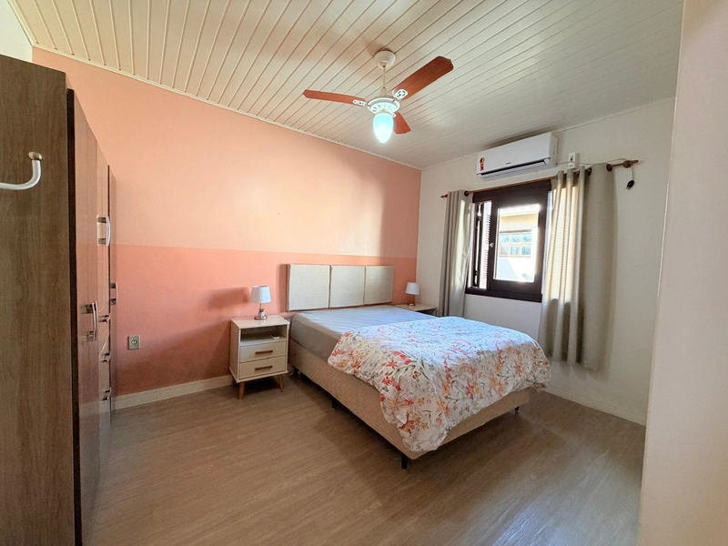 Linda Casa com Lareira, 3 Dormitórios e Amplo Pátio a 450m do Mar!: 11ª foto da galeria de imagens do imóvel