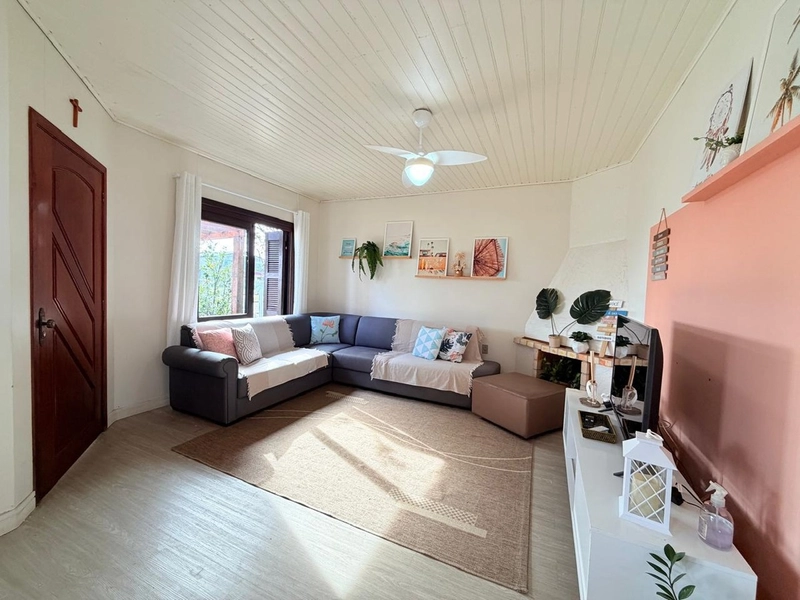 Linda Casa com Lareira, 3 Dormitórios e Amplo Pátio a 450m do Mar!: 4ª foto da galeria de imagens do imóvel