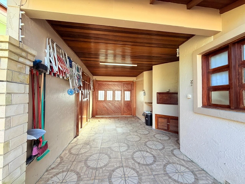 Linda Casa com Lareira, 3 Dormitórios e Amplo Pátio a 450m do Mar!: 16ª foto da galeria de imagens do imóvel
