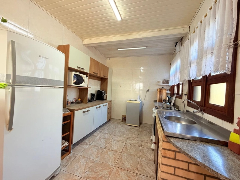 Linda Casa com Lareira, 3 Dormitórios e Amplo Pátio a 450m do Mar!: 7ª foto da galeria de imagens do imóvel