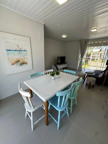 Charmosa Casa em Atlântida Sul com 3 Dormitórios e Pátio Amplo!: 5ª foto da galeria de imagens do imóvel