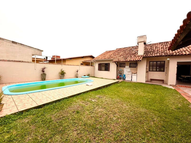 Linda Casa com Piscina, churrasqueira e Pátio amplo - Atlântida Sul!: 14ª foto da galeria de imagens do imóvel