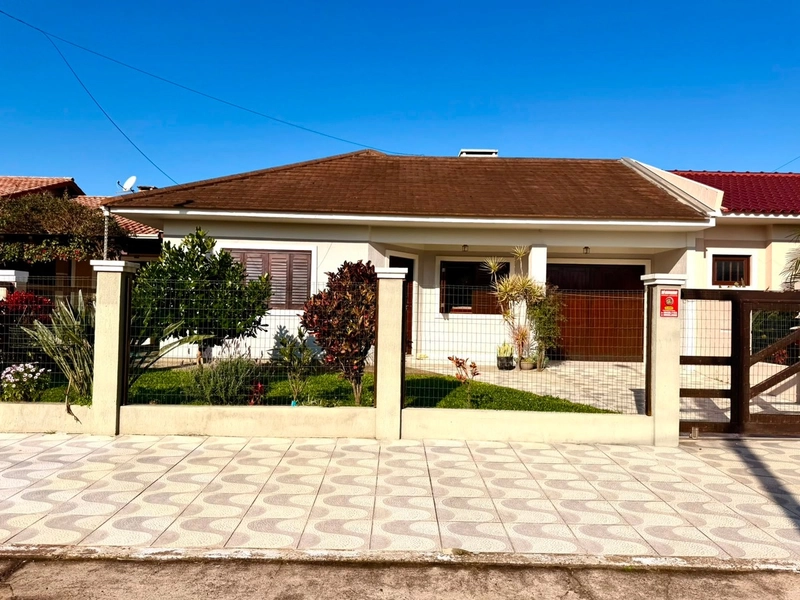 Linda Casa em Atlântida Sul - 3 Dormitórios e Garagem Fechada!: 9ª foto da galeria de imagens do imóvel