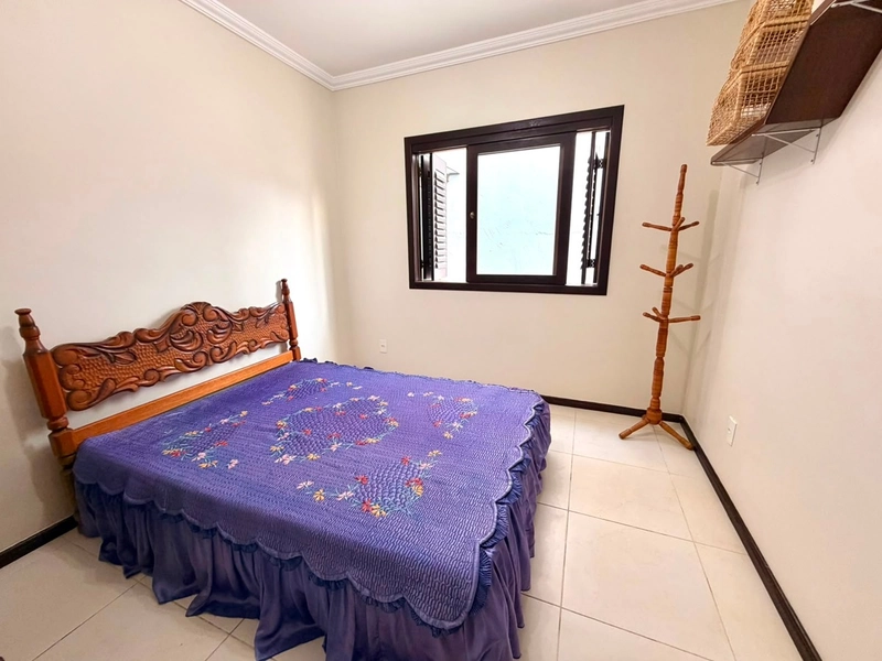 Linda Casa com 4 Dormitórios e Garagem Ampla com Churrasqueira!: 12ª foto da galeria de imagens do imóvel