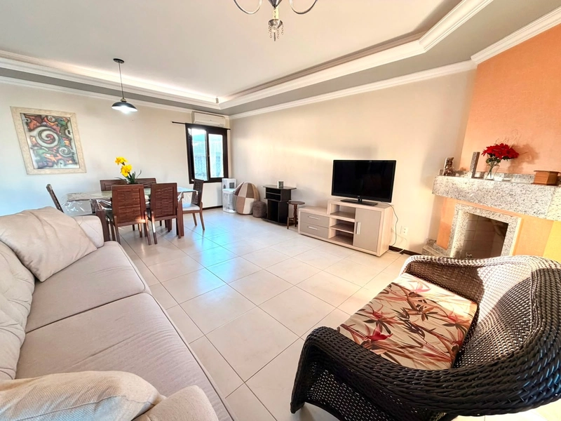 Linda Casa com 4 Dormitórios e Garagem Ampla com Churrasqueira!: 4ª foto da galeria de imagens do imóvel