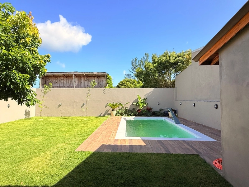 Linda Casa a Venda com Piscina, Espaço Gourmet e Pátio Amplo!: 3ª foto da galeria de imagens do imóvel