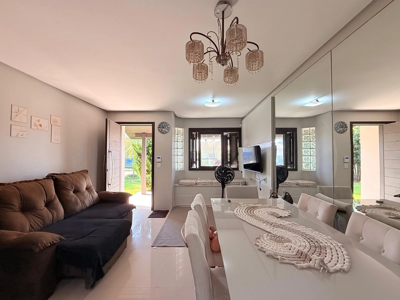 Linda Casa a Venda com Piscina, Espaço Gourmet e Pátio Amplo!: 5ª foto da galeria de imagens do imóvel