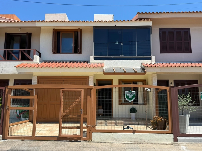 Sobrado com 2 dormitórios com sacada, próximo ao Mar!: 3ª foto da galeria de imagens do imóvel