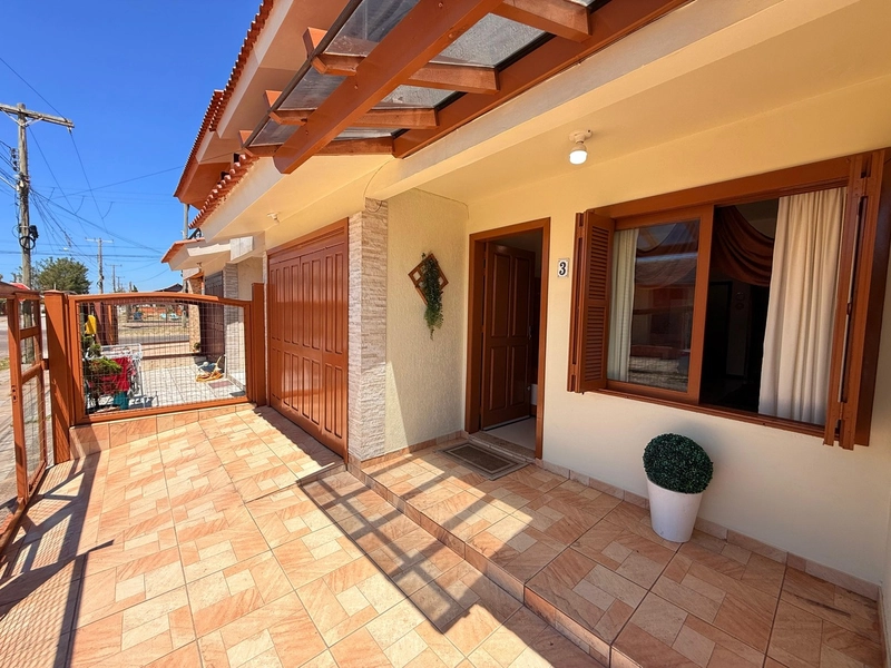 Sobrado com 2 dormitórios com sacada, próximo ao Mar!: 2ª foto da galeria de imagens do imóvel