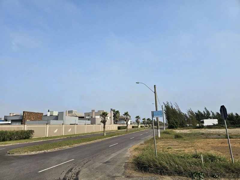 Terreno à venda em Atlantida Sul: 2ª foto da galeria de imagens do imóvel